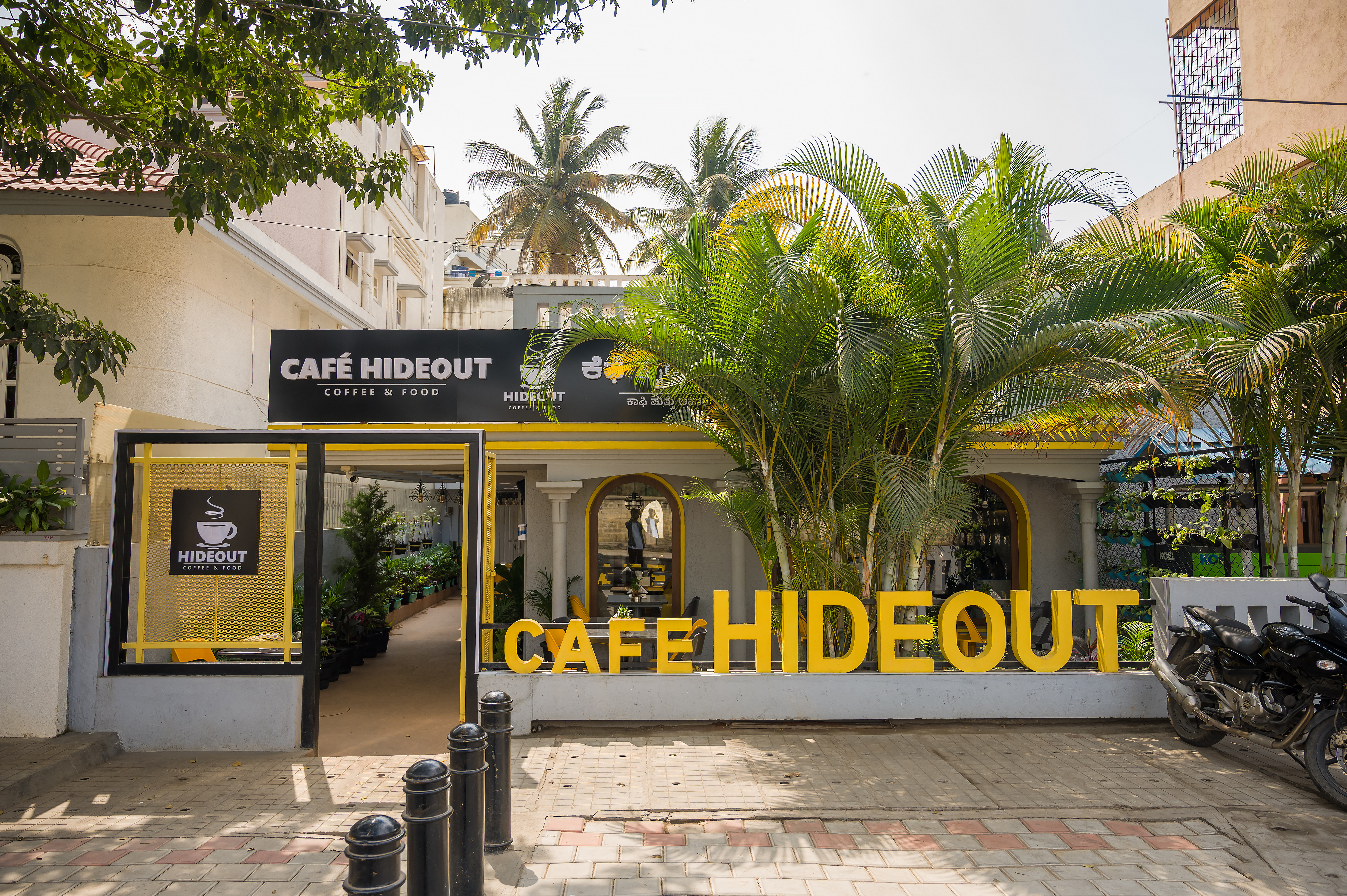 Cafe Hideout interior